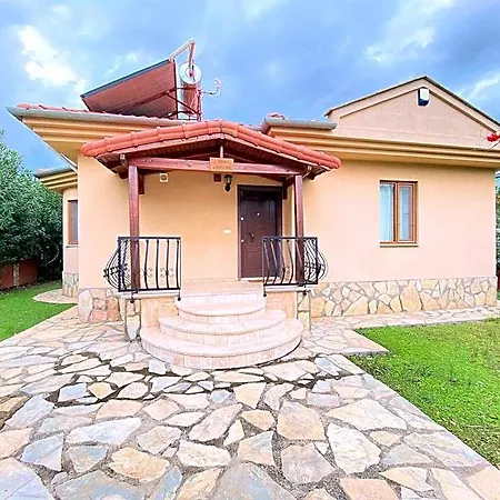 מלון Lochville 2 Bedroom With Private Pool 3*